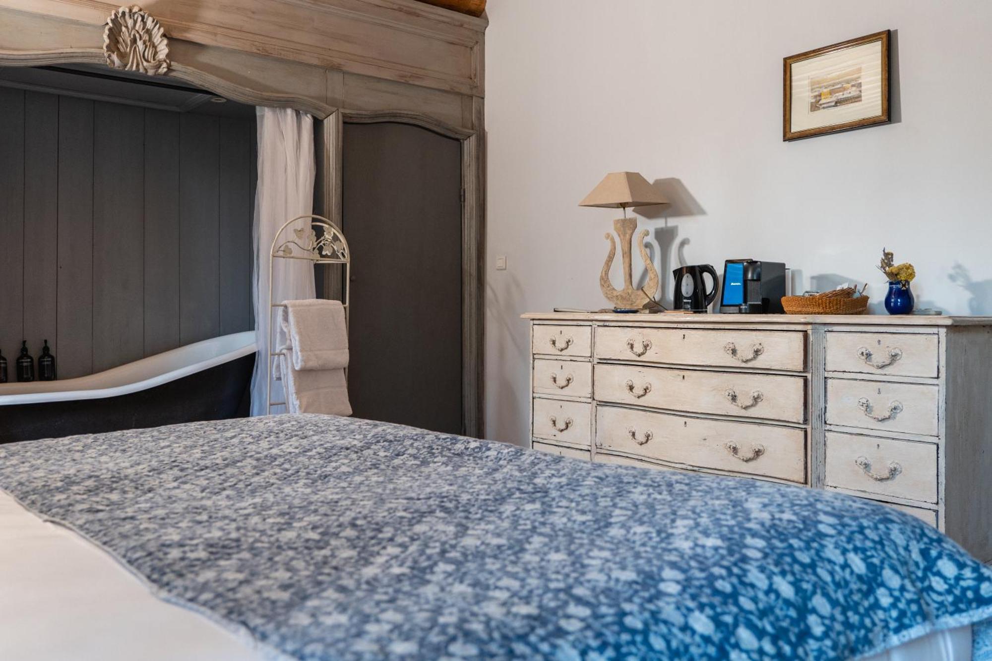 Le Galinier Lourmarin, A Beaumier Guesthouse Quarto foto
